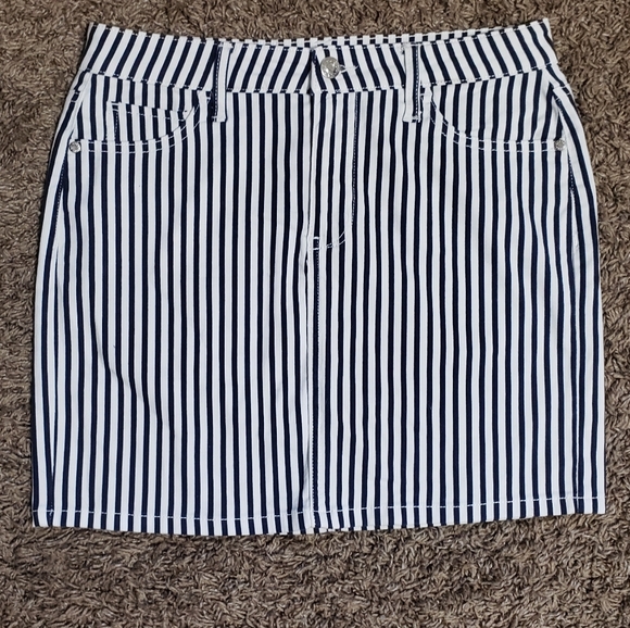 Guess Dresses & Skirts - Guess Striped Skirt